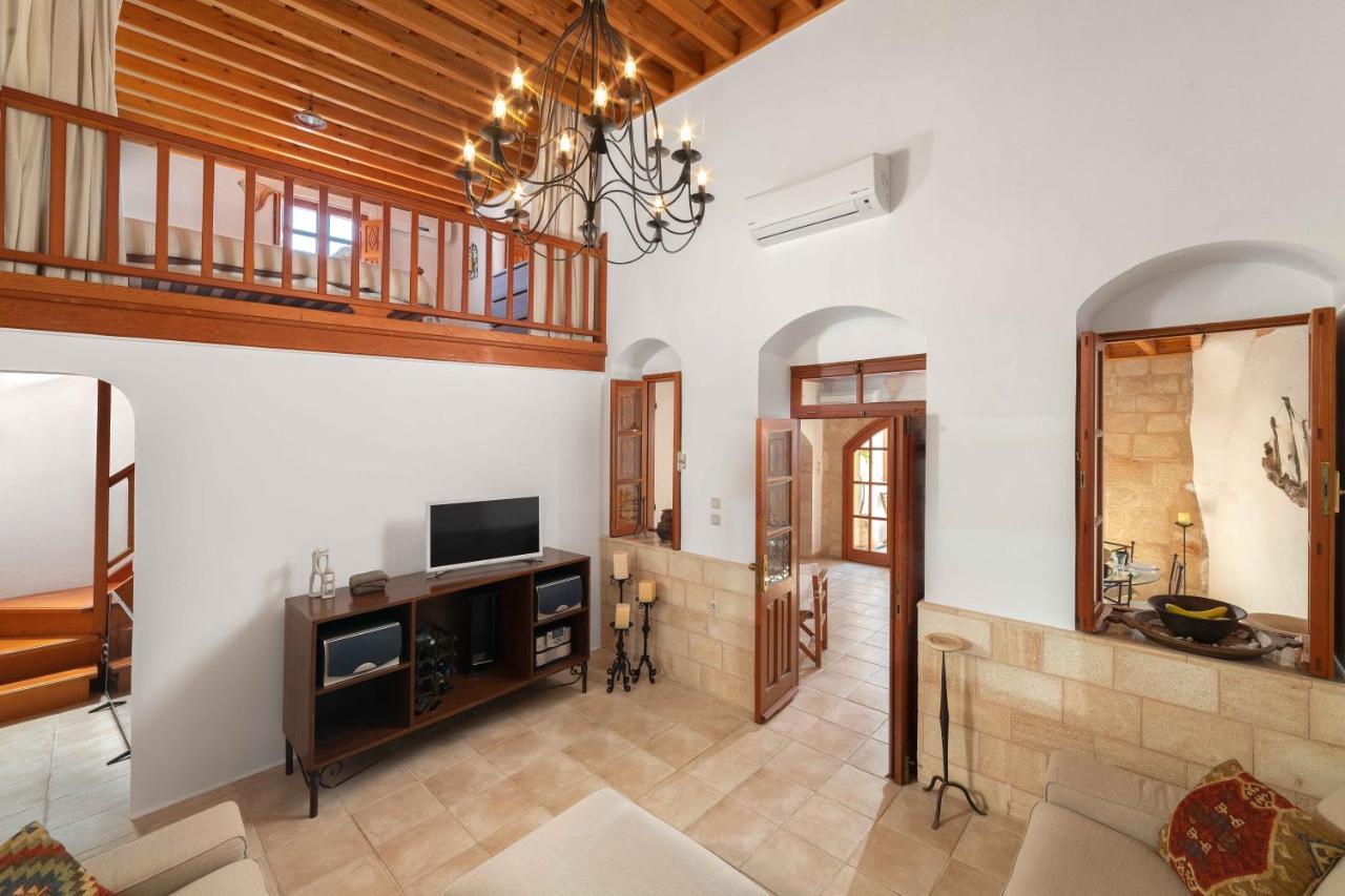 Villa Valasia Lindos With Acropolis View エクステリア 写真